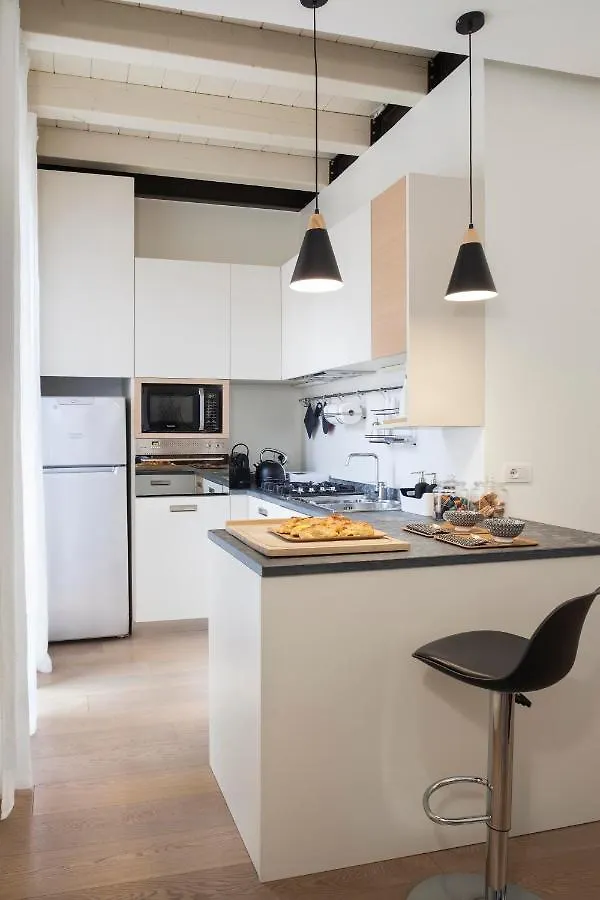 Lily Pads -Elegant Apartment- In The City Center Μιλάνο Ιταλία