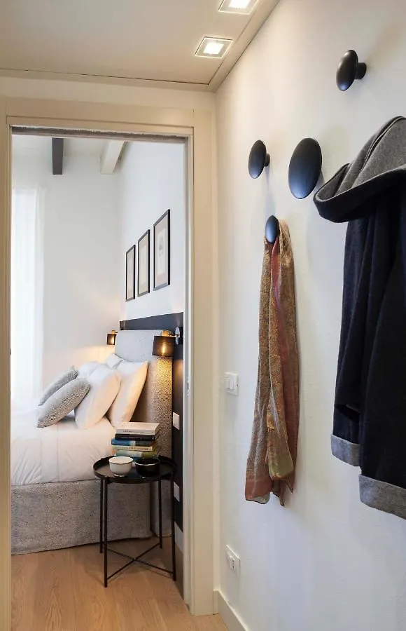 Lily Pads -Elegant Apartment- In The City Center Μιλάνο Διαμέρισμα