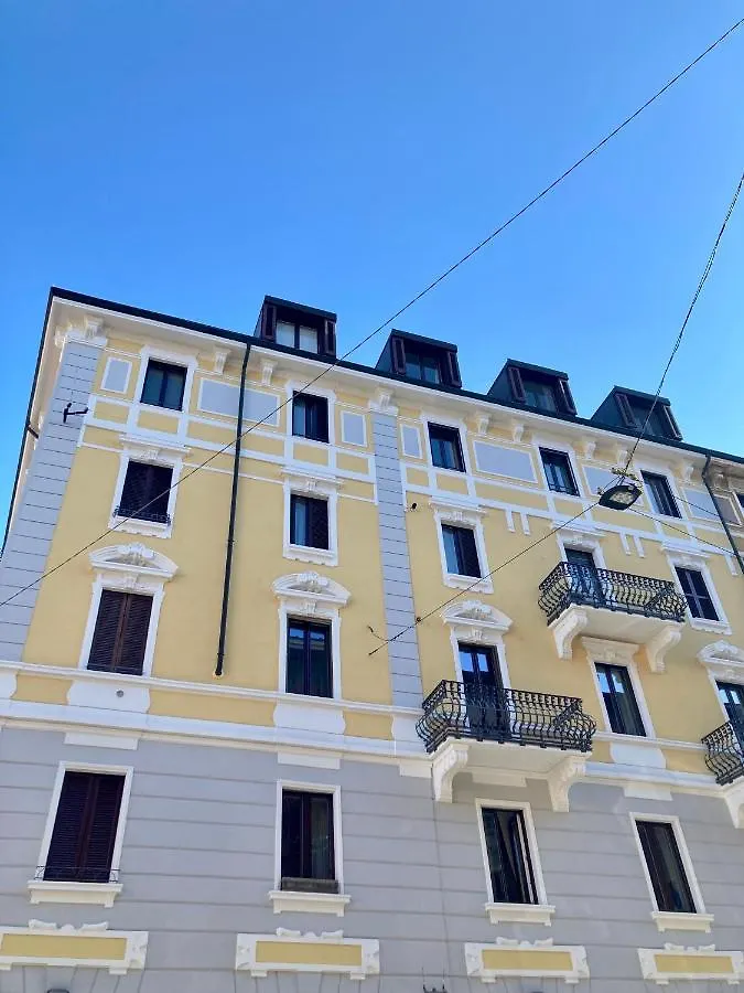 Lily Pads -Elegant Apartment- In The City Center Μιλάνο 0*,