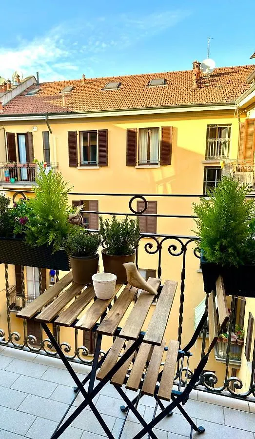 Lily Pads -Elegant Apartment- In The City Center Μιλάνο