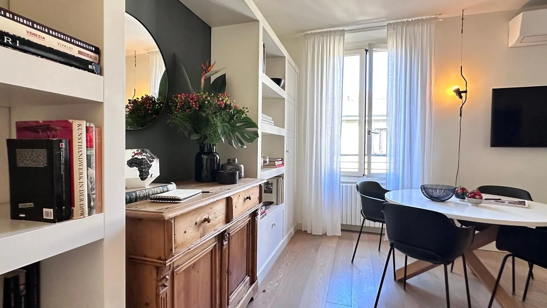 Lily Pads -Elegant Apartment- In The City Center Μιλάνο