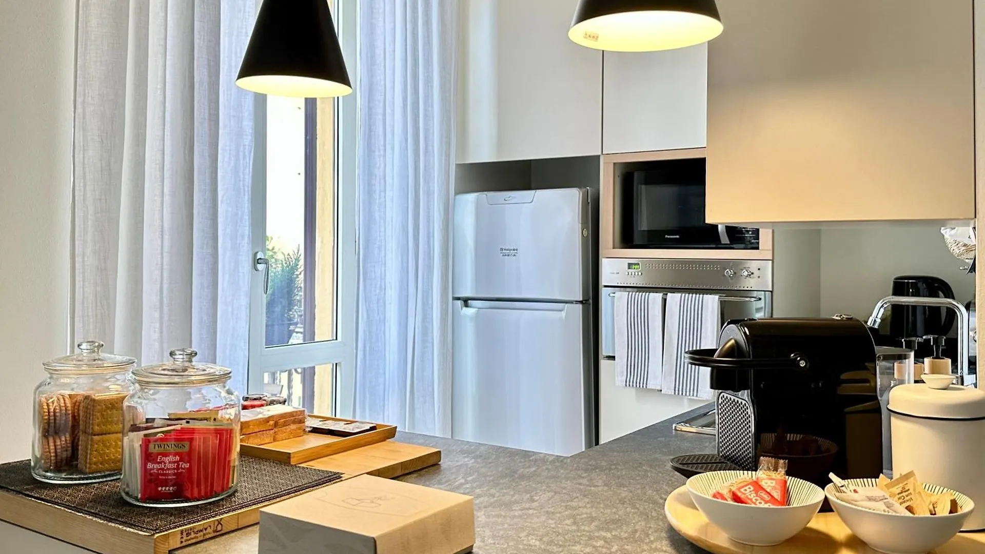 Lily Pads -Elegant Apartment- In The City Center Μιλάνο Ιταλία